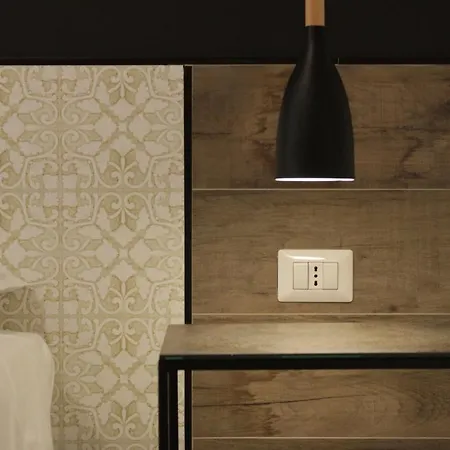 Venere ゲストハウス カステルモーラ